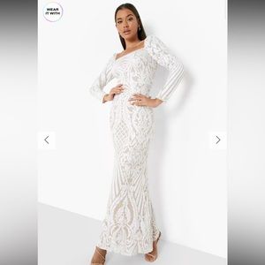 Boohoo’e Dasmack sequin fishtail dress